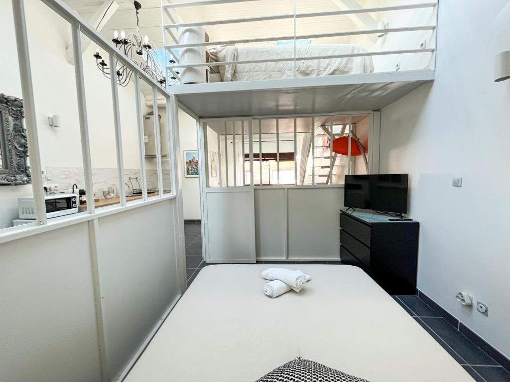 Suite Palm Spring Villeurbanne Exterior foto
